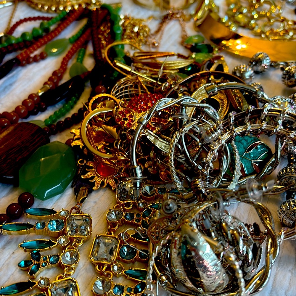 1 Jewelry Item